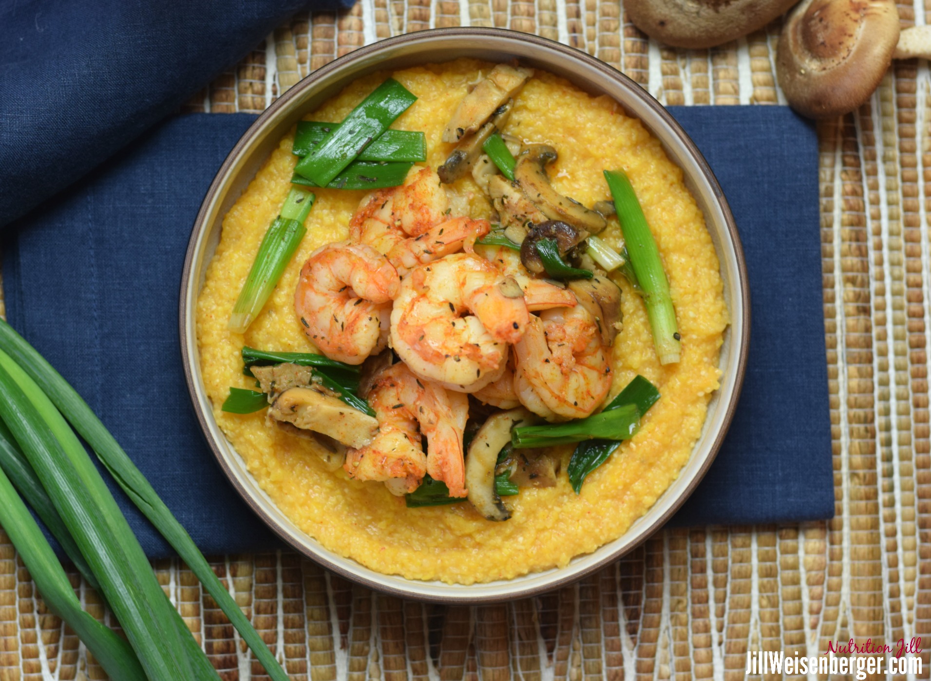 healthy shrimp and grits with mushrooms