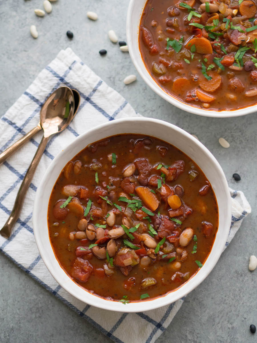 https://eadn-wc02-3734736.nxedge.io/wp-content/uploads/2020/04/spicy-harissa-bean-soup-2copy.jpg